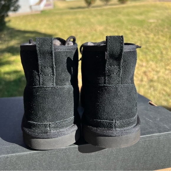 UGG Neumel Men’s Black Boot Shoe Size 8 - Picture 3 of 7